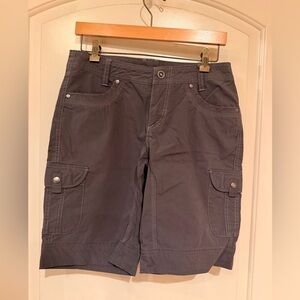 Kuhl Women’s cargo Hiking shorts in Gray size 8 EUC